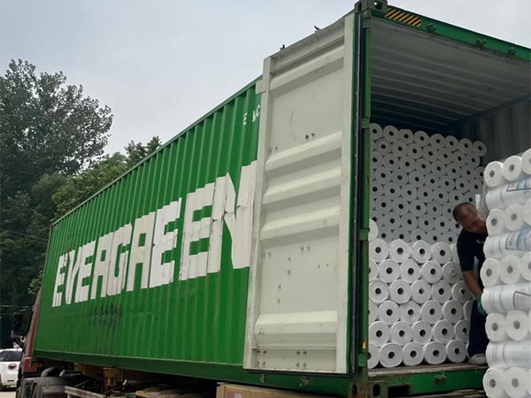 Pembungkusan Xiashi Melengkapkan Pesanan Timur Tengah, Membran Berprestasi Tinggi Sedia Untuk Penghantaran